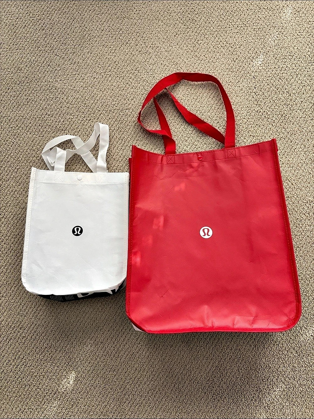 NEW lululemon Reusable Shopping Tote Bag Set in Red & White